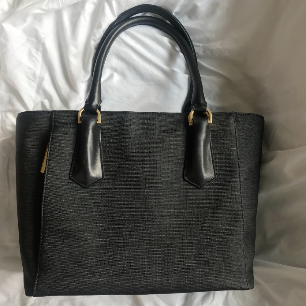 Mini Crossbody tote in black